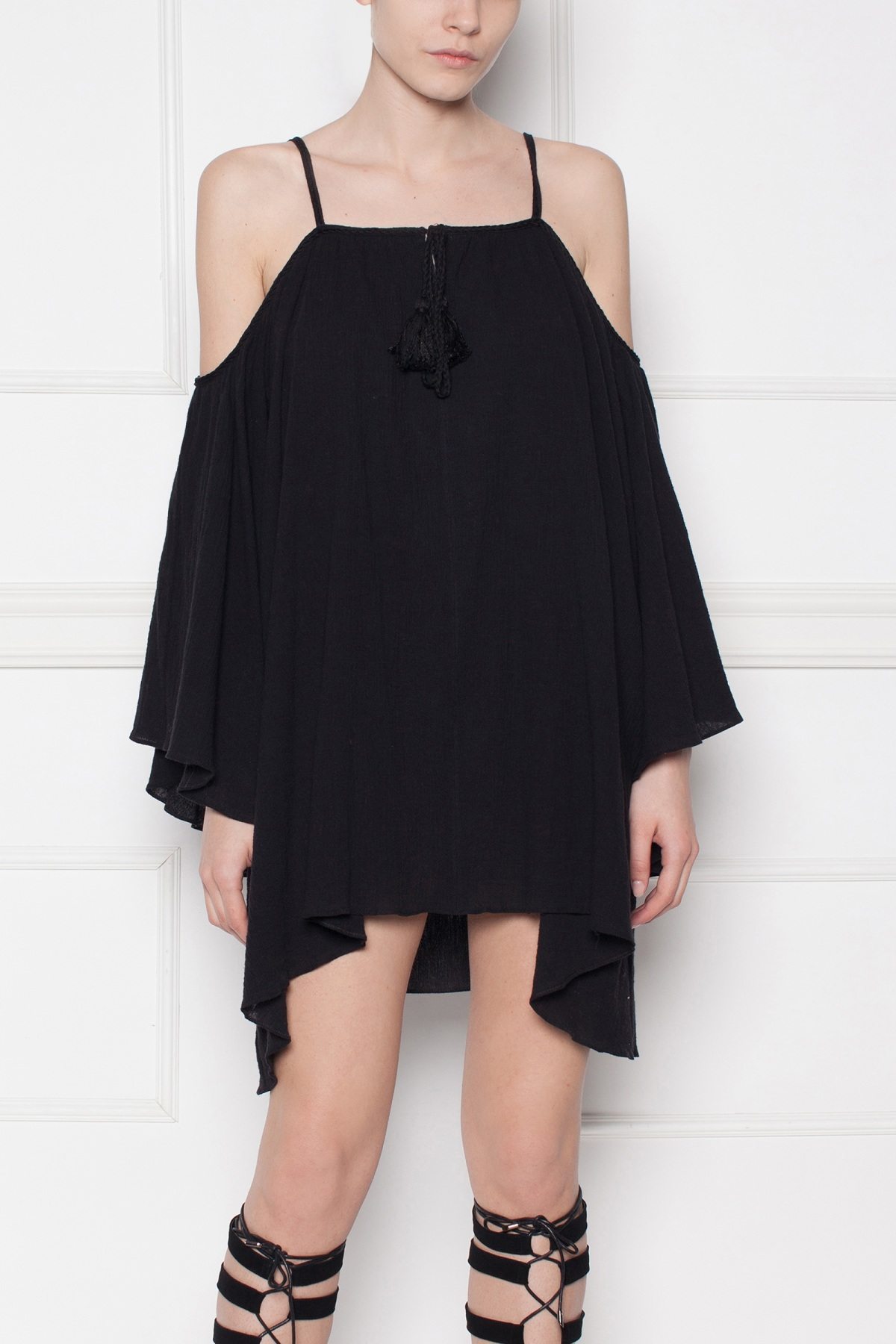 Rochie asimetrica cu maneci evazate Negru