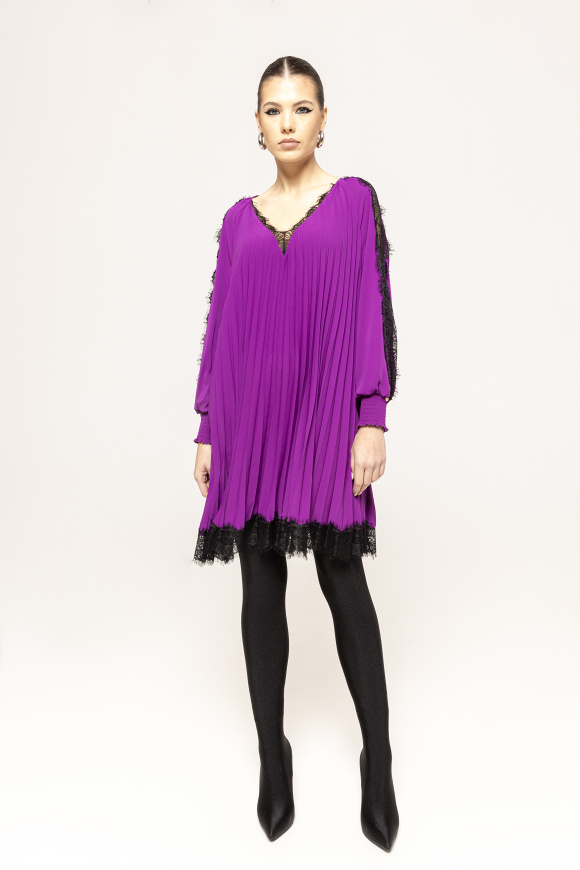 Lace-trimmed pleated dress