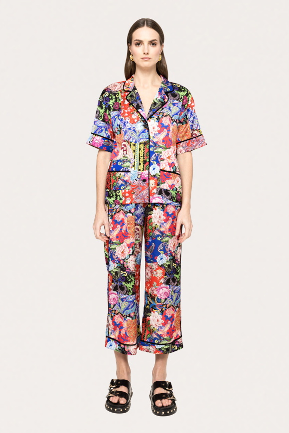 Pantaloni satinati cu imprimeu