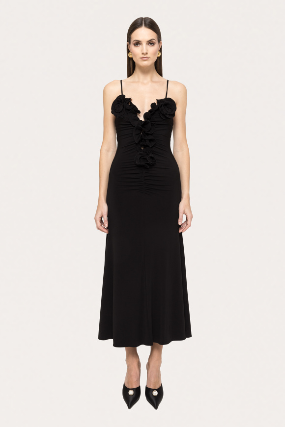 Rochie elastica cu flori pe decolteu