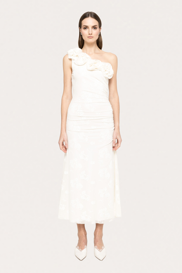 Rochie cu flori pe decolteu