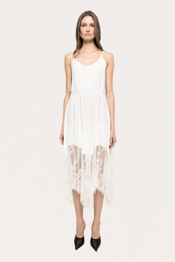 Rochie cu terminatie din dantela