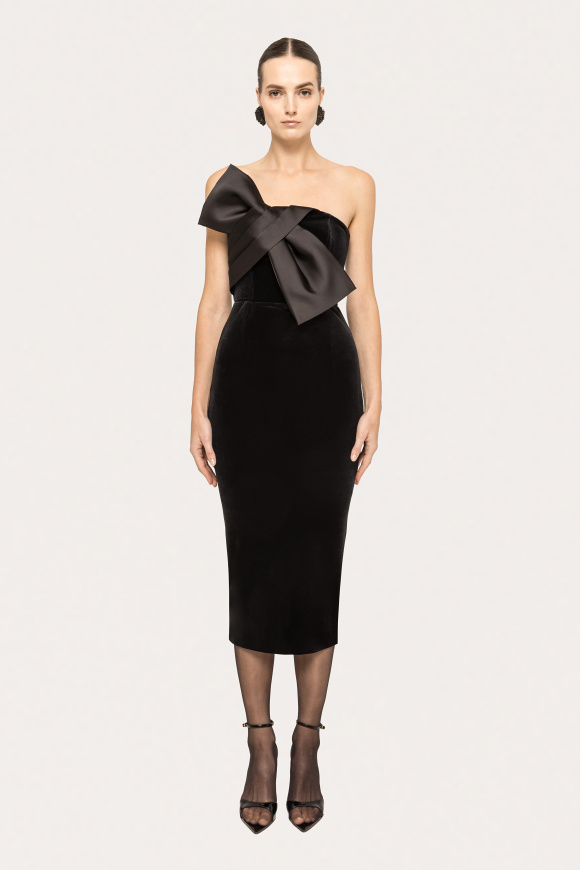 Rochie din catifea cu funda supradimensionata