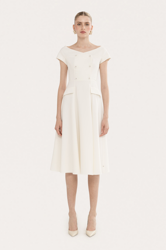 Rochie din crep cu nasturi decorativi