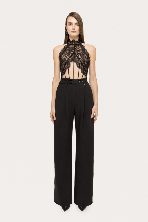 Pantaloni cu talie inalta si curea