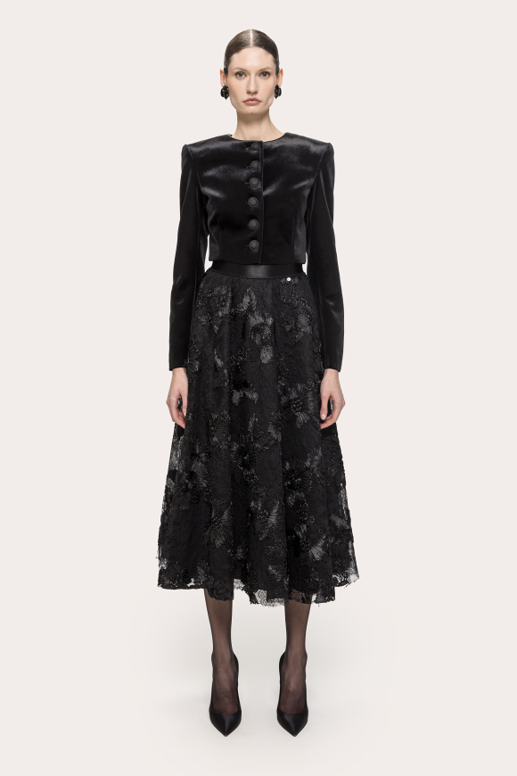 Fitted cropped velvet jacket
