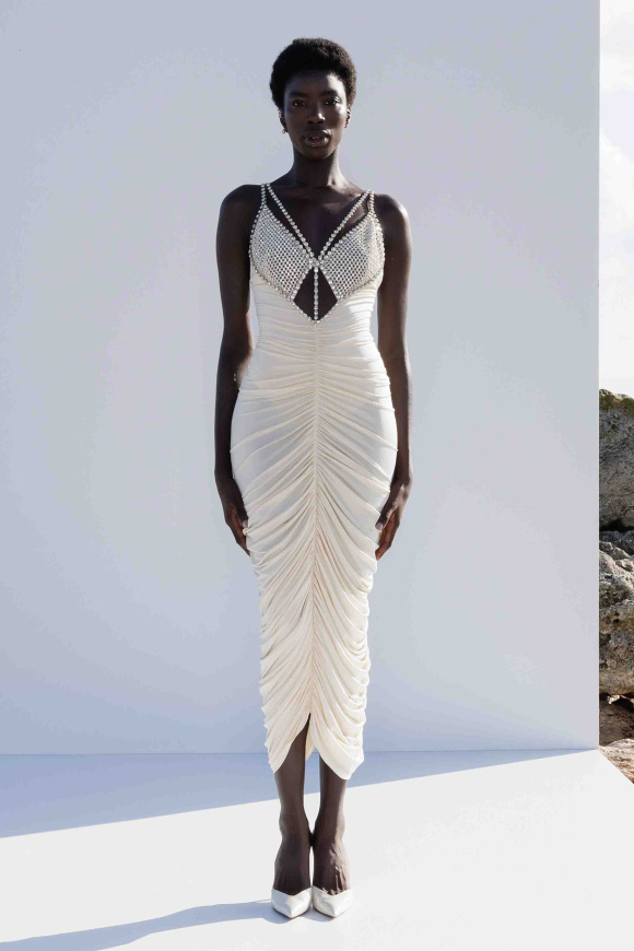 Rochie fronsata cu aplicatii de cristale