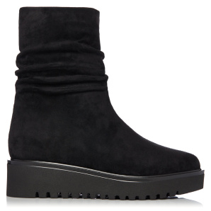 Suede boots