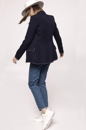 Single breast fitted jacket