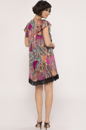 Lace trim pleated dress