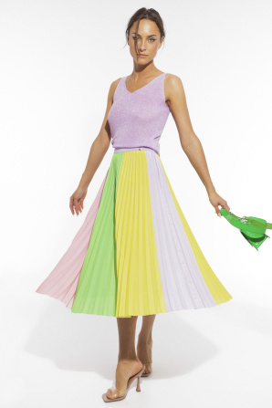 V-neck viscose top