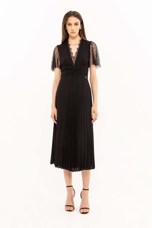 Lace detail pleated dress
