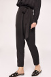 Pantaloni cu efect satinat si cordon in talie