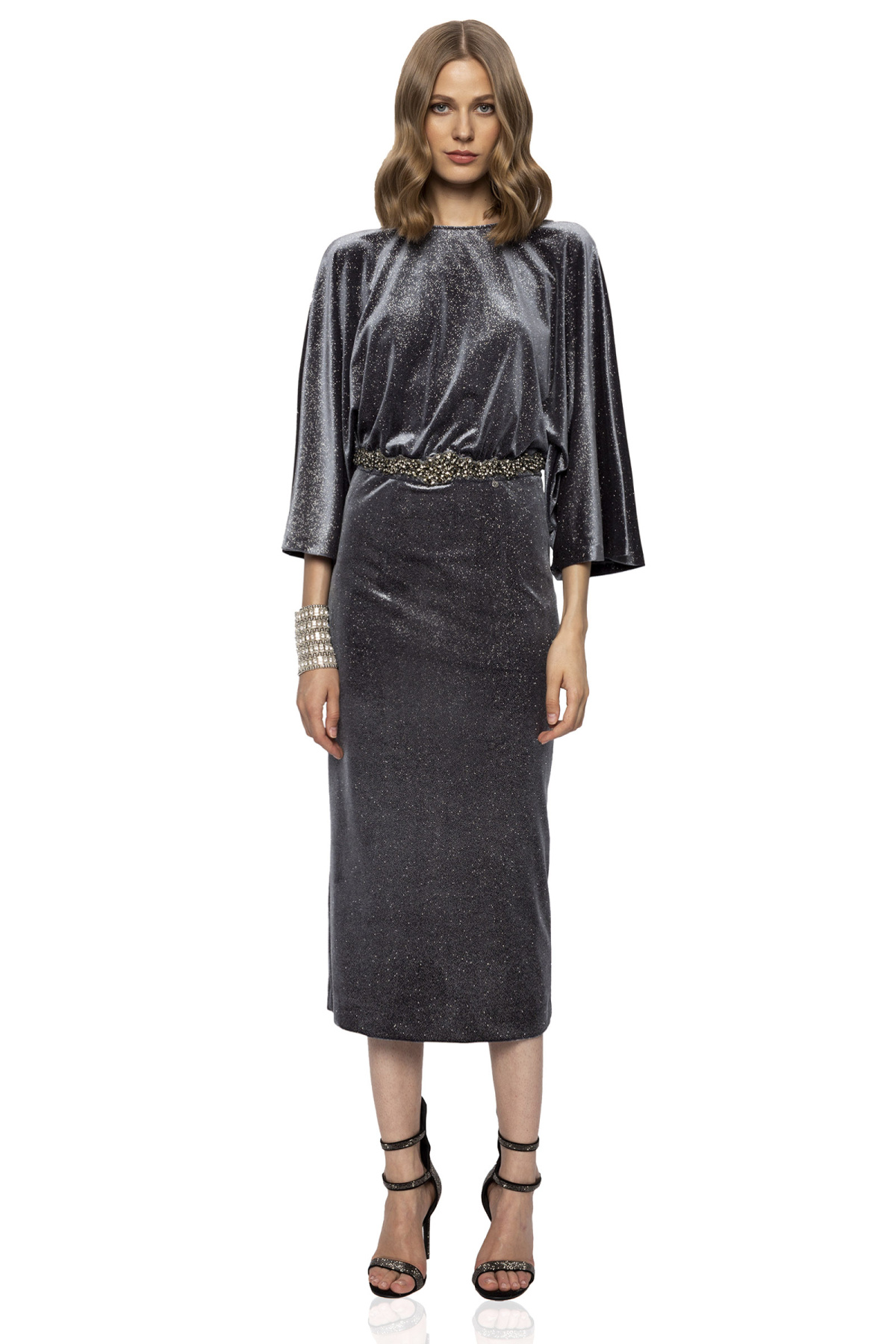 Oversized sleeves velvet dress with waist detail | RS10189 | NISSA