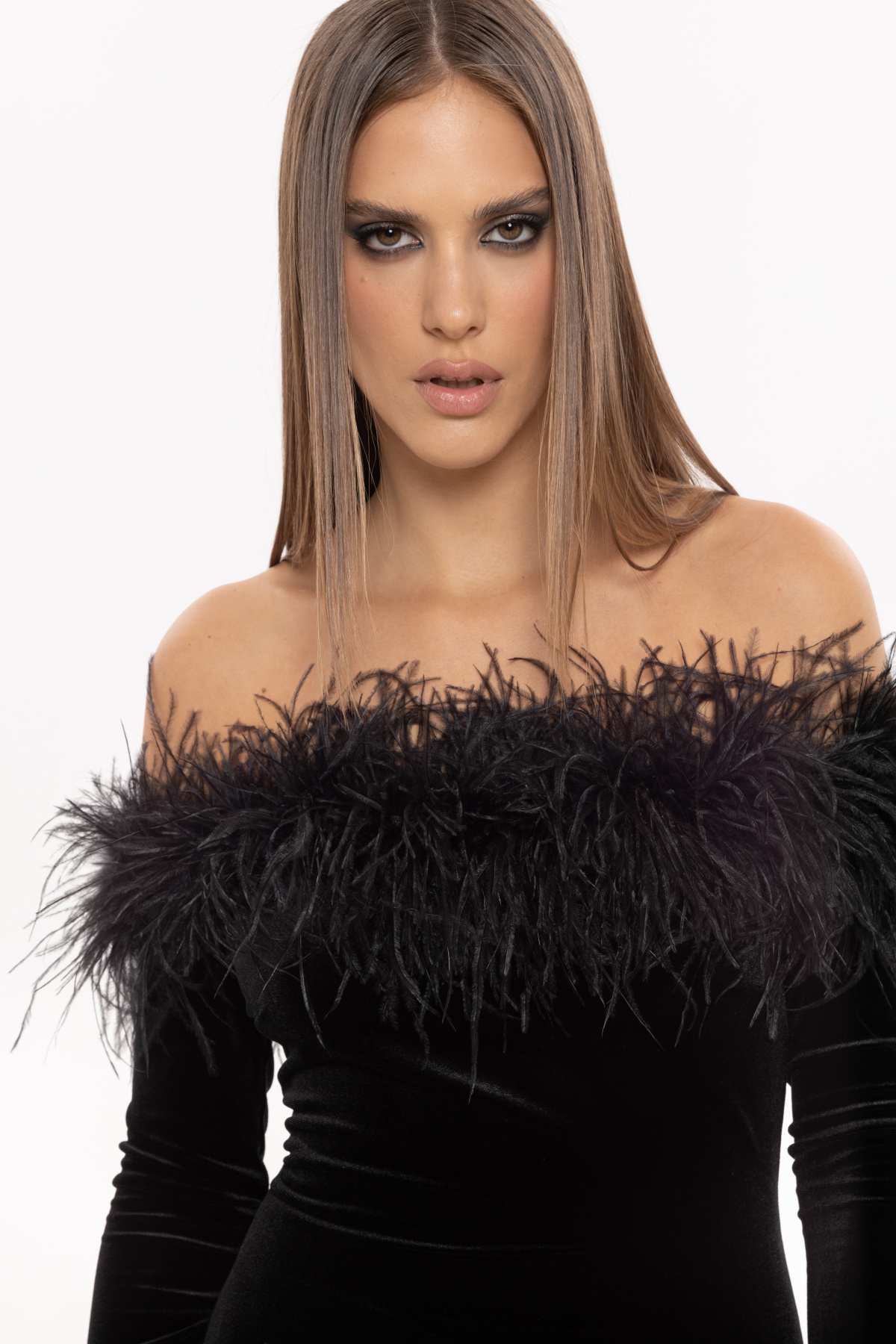 Feather trimmed velvet dress | RS14317 | NISSA
