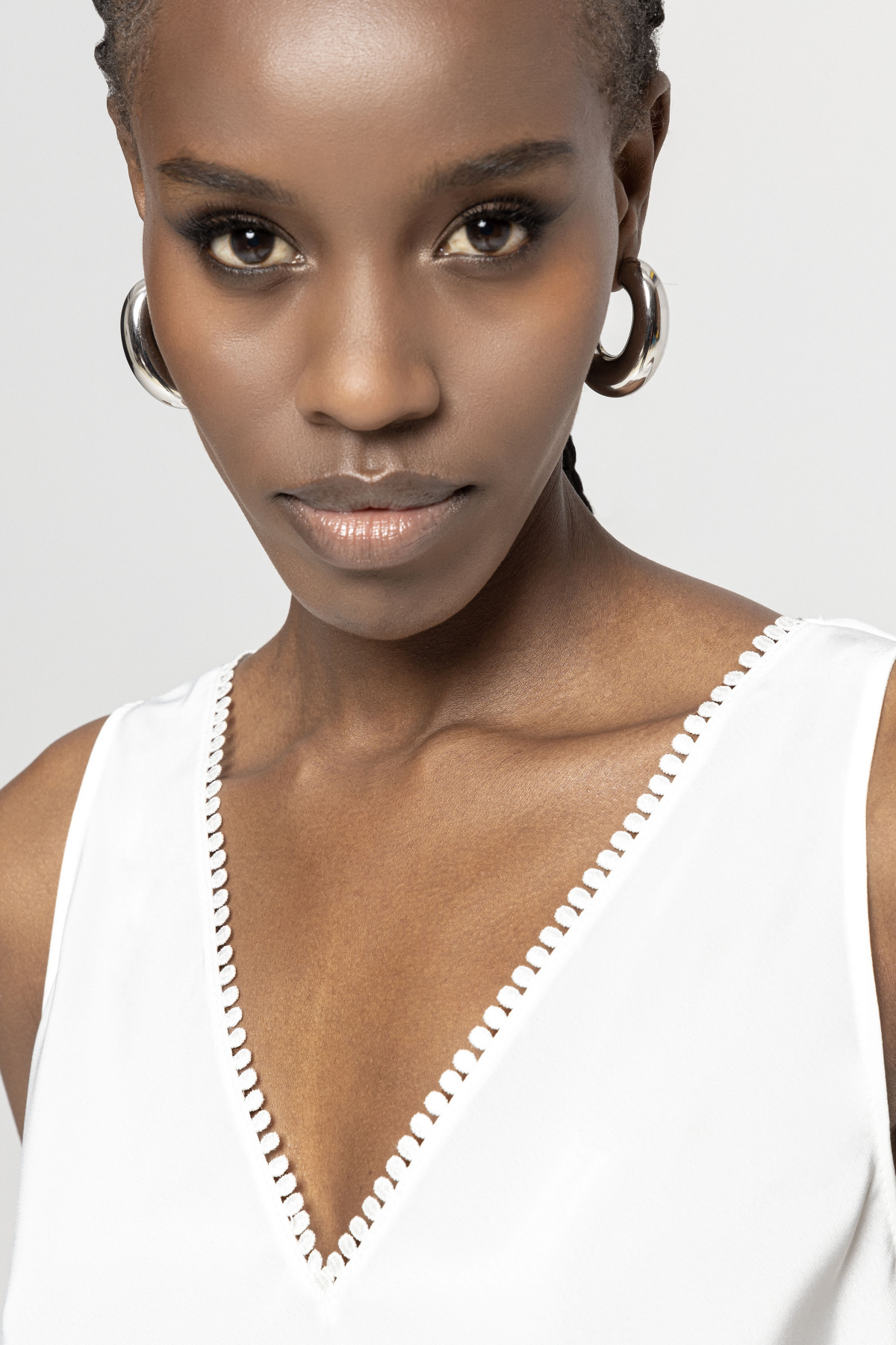 deep v neck sleeveless top